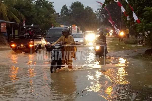 Purwodadi Arah Pati & Kudus Banjir, Arus Tersendat