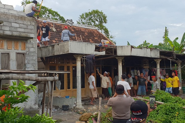 Diterjang Puting Beliung, 2 Rumah di Kluwan Grobogan Rusak