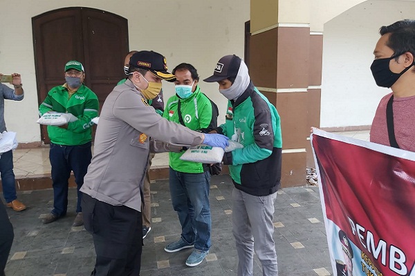 Lagi, Polres Salatiga Bagikan Sembako, Ini Sasarannya…