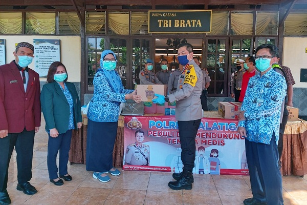 Polres Salatiga Sumbang APD ke RSPAW, Ini Perinciannya…