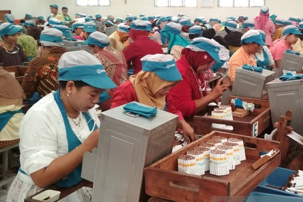 Rumahkan Karyawan, Perusahaan Tetap Wajib Bayar THR