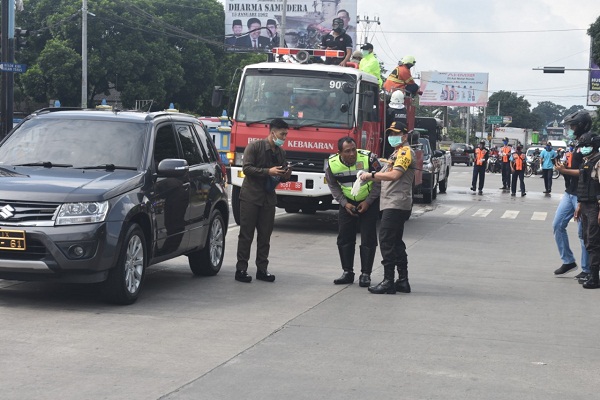 200 Personel Gabungan Semprot Disinfektan di Salatiga