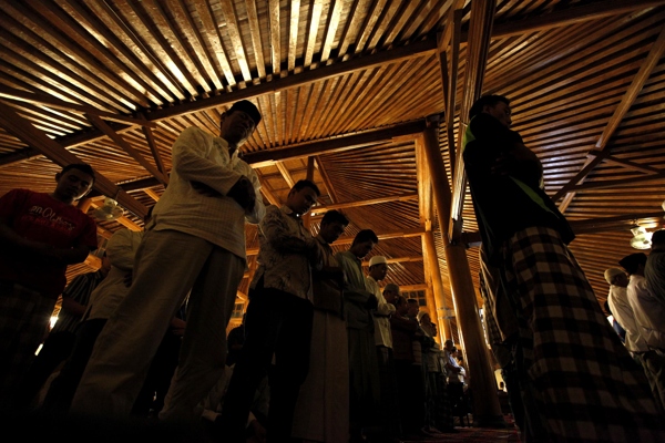 Dewan Masjid Jateng Izinkan Salat Tarawih di Masjid