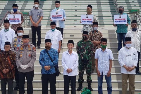 Polda Jateng dan Kodam Diponegoro Beri Bantuan Pengurus Masjid