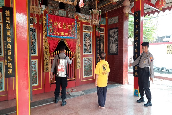 Polres Grobogan Lakukan Penyemprotan Disinfektan di Tempat Ibadah