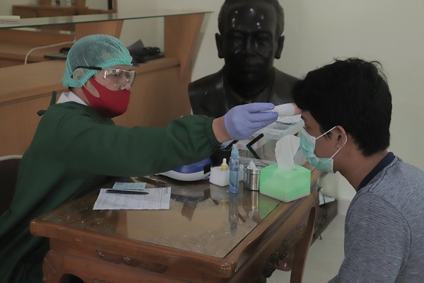 UKSW Salatiga Donor 65 Kantong Darah ke PMI