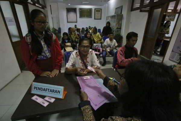 Diduga Pakai SKD Palsu, 1.007 Pendaftar PPDB Online Cabut Berkas