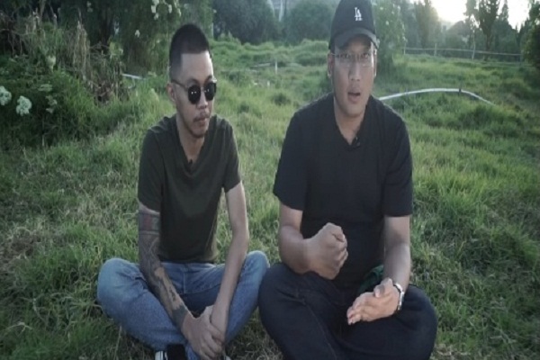 Di Dieng, Om Hao Bahas Cara Pembuatan Candi…