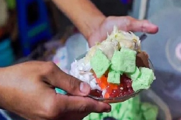 Es Puter Cong Lik Legendaris di Kota Semarang