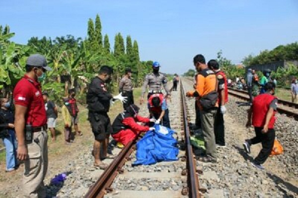 Mahasiswa Tabrakkan Diri ke Kereta Api di Sragen