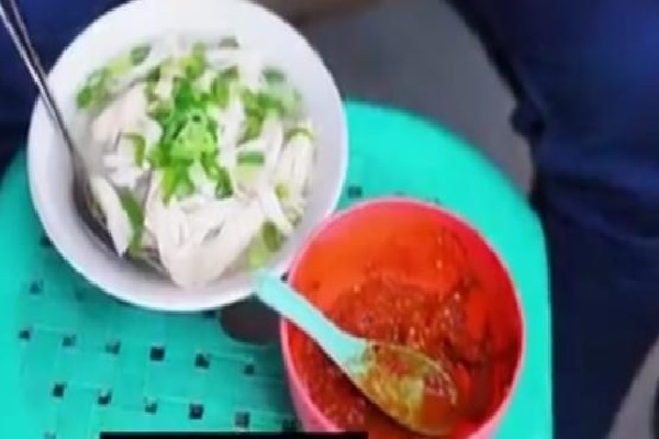 Hanya Ada di Purwokerto, Inilah Sahoun Ayam Pak Kartim…