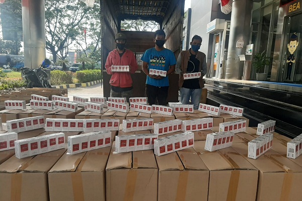 Bea Cukai Jateng-DIY Ungkap Rokok Ilegal Berselimutkan Cabai dan Kerupuk