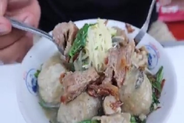 Coba Lezatnya Bakso Lesanpuro Pak Ripto di Semarang