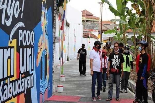 Baru 30% Rampung Dilukis, Mural di Purworejo Sudah Jadi Spot Selfie