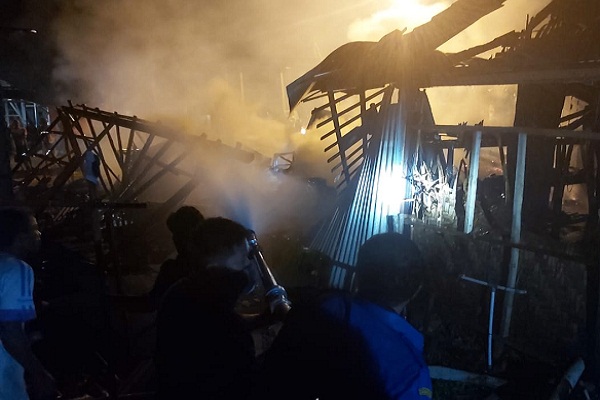 Gegara Korsleting, Toko Klontong di Grobogan Ludes Terbakar