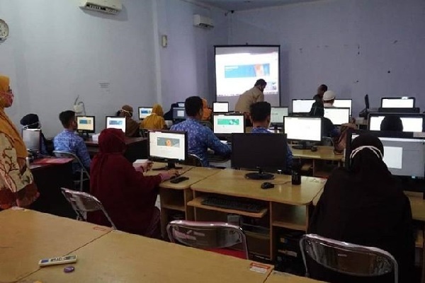 Dongkrak Kreativitas PJJ, Guru SD Pekalongan Belajar Google Classroom