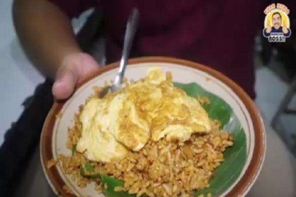 Coba Istimewanya Nasi Goreng Babat Pak Karmin Mberok di Semarang