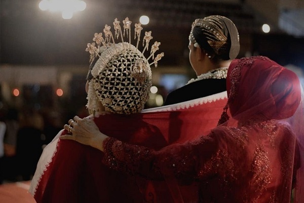 Mengenal Sindur, Kain Khas Prosesi Pernikahan Jawa