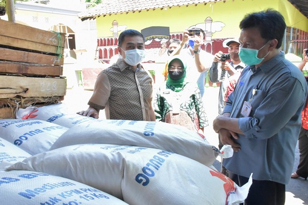 3.770 Keluarga Miskin di Salatiga Peroleh 30 Kg Beras Medium