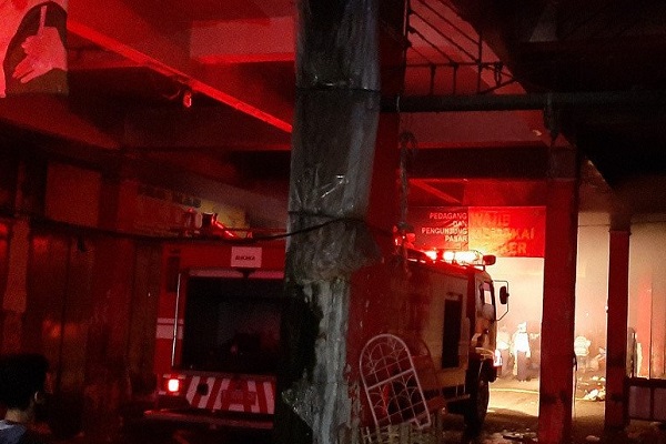 Pasar Terbesar di Purwokerto Dilanda Kebakaran, Kios Sembako Ludes