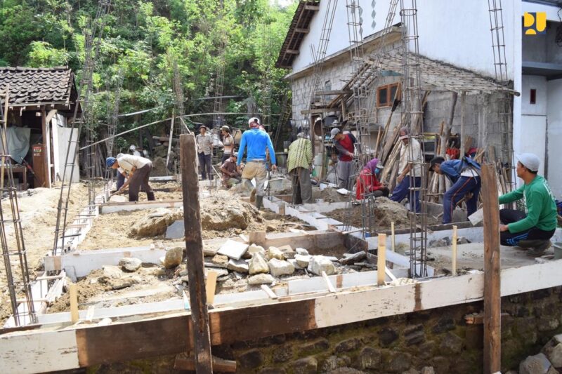 Hore, Kementerian PUPR Bedah 300 Rumah Warga Demak