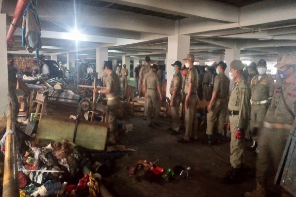 Satpol PP Semarang Bongkar Hunian Liar di Pasar Bulu & Banjardowo