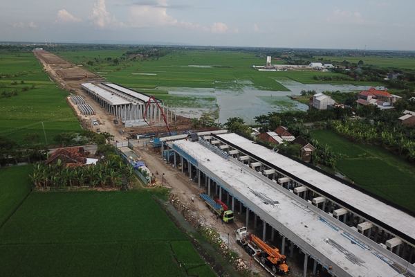 Semen Gresik Pasok Produk Unggulan untuk Pembangunan Tol Semarang-Demak