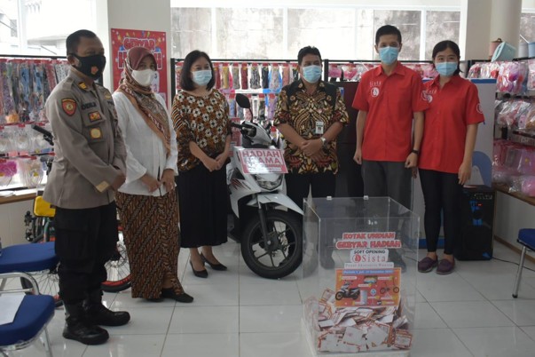 Sista Aksesoris Gelar Undian Berhadiah Sepeda Motor