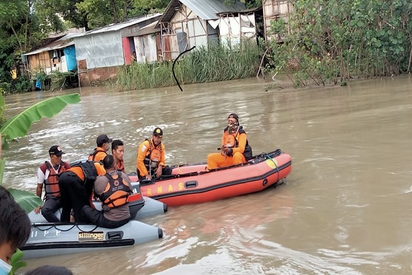 Terjun ke Jembatan, Santri di Demak Hanyut