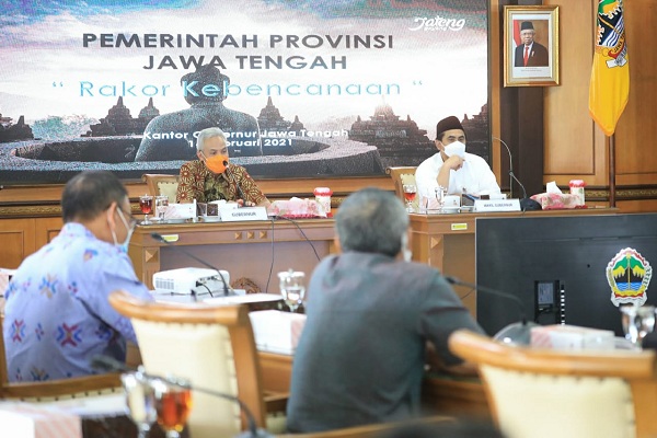 Ganjar: Masih Ada 10 Perusahaan Buang Limbah di Bengawan Solo