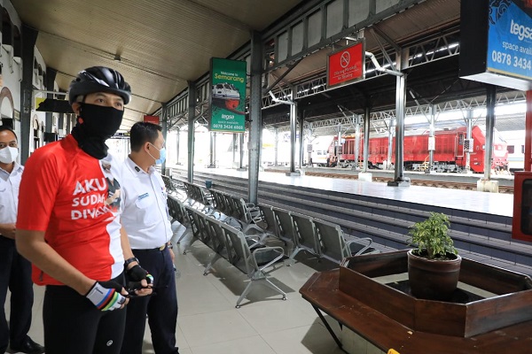 Banjir di Semarang Surut, Stasiun Tawang Sudah Bisa Dilalui Kereta Api