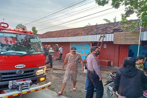 Korsleting, Warung Kopi di Grobogan Kebakaran