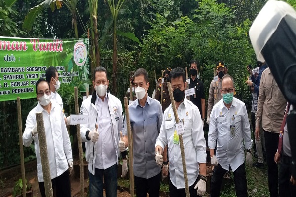 Ajak Warga Tanam 10 Vanili, Salatiga Dicanangkan Sebagai Kota Vanili