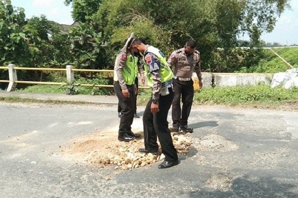 Satlantas Polres Grobogan Tutup Jeglongan Sewu, Ini Tujuannya…