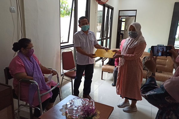 Diduga Pukuli Istri Hingga Babak Belur, Komisioner KIP Jateng Tuai Kecaman