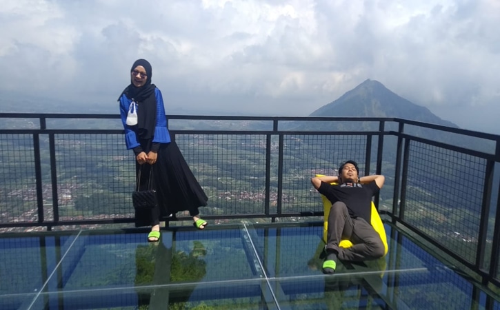 Instagramable! Wisata ke Awang-Awang Sky View Gunung Telomoyo Magelang Bikin Serasa Melayang