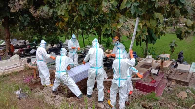 Belasan Jenazah Covid-19 Dimakamkan per Hari di Pati