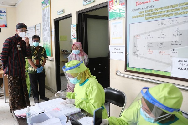 Petani Tembakau di Temanggung Peroleh Vaksin Covid-19, Ini Kata Ganjar…