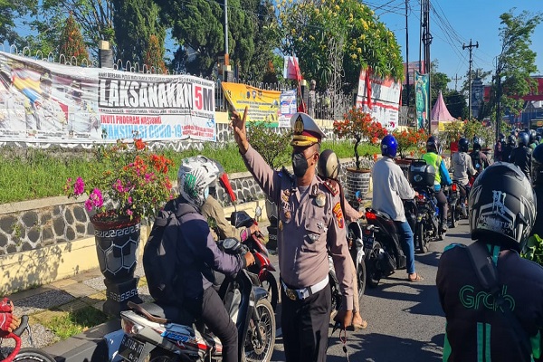 Penyekatan di Semarang Ada 26 Titik, Melintas Wajib Tes Swab & Vaksin