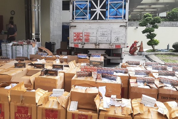 PPKM Darurat, Jutaan Rokok Ilegal Diangkut Truk Sembako Disita di Tol Semarang-Bawen