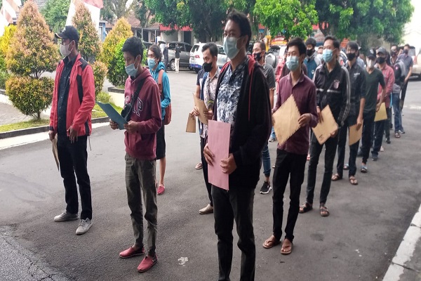 3 Bulan Nganggur, Karyawan Tempat Karaoke Bandungan Ramai-Ramai Ajukan Jadi CPNS