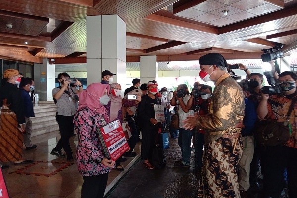 HUT Jateng, PMI Berikan 40 Tabung Oksigen