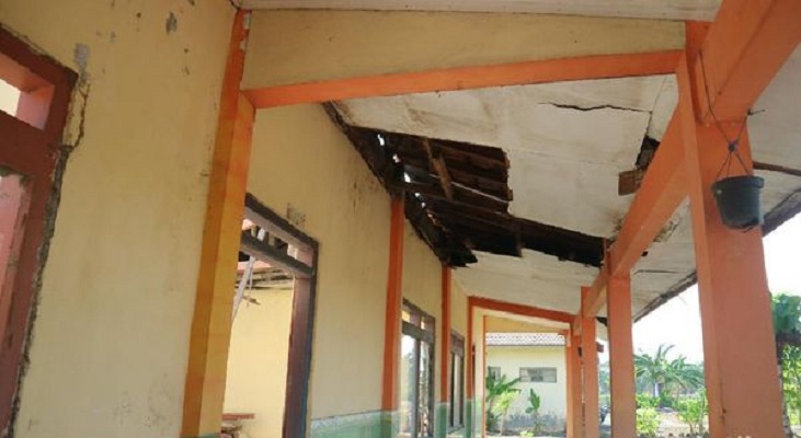 Ruangan Kelas SDN di Kudus Ambrol, Begini Nasib Siswanya