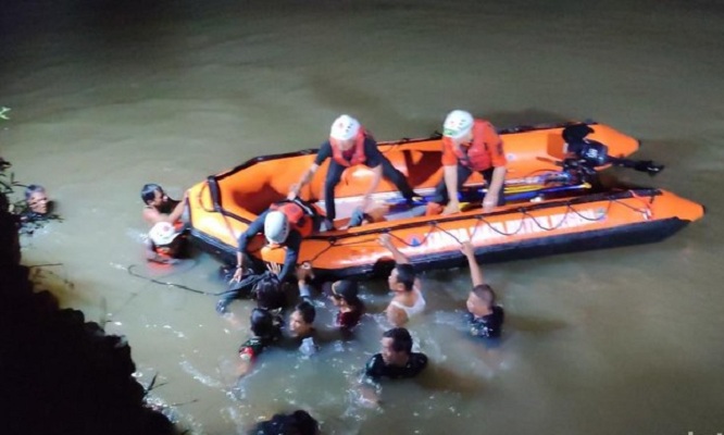 Tenggelam Saat Susur Sungai, 11 Siswa MTs Ciamis Meninggal