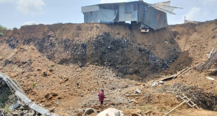  Dua Talut di Taman Gajahwong Jogja Longsor