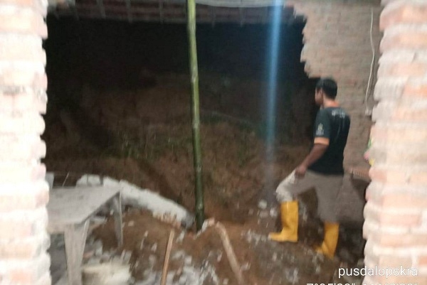 Tanah Longsor Karanganyar, 1 Orang Meninggal