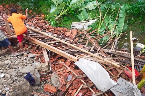 Rumah Warga Grobogan Roboh Rata Dengan Tanah