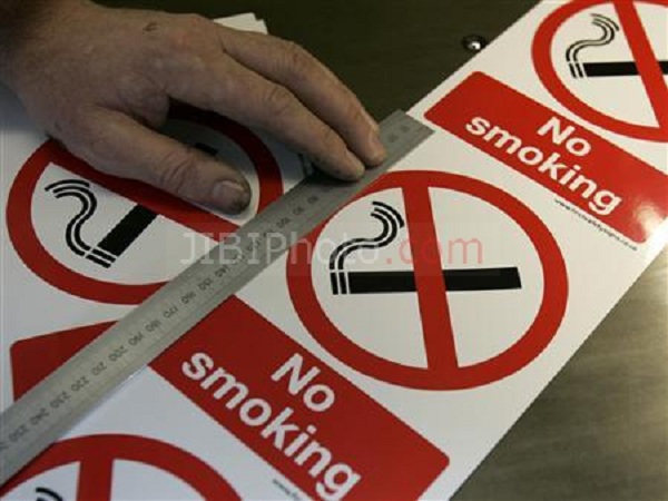 Masih Ada Perokok  Nekat di KTR Malioboro