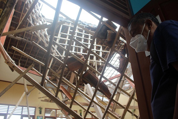 Atap Gedung SDN 3 Pelemgadung Sragen Amblek, KBM Terganggu