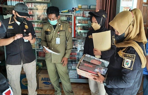 Satpol PP Klaten Sita 2.258 Batang Rokok Ilegal 